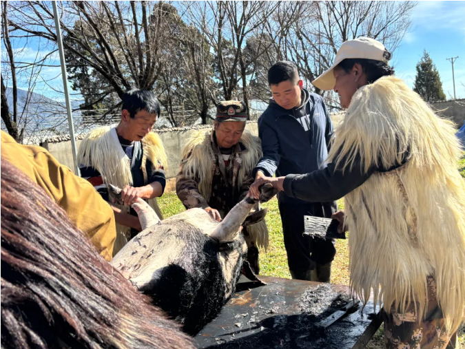 美魯納西村殺豬季｜房檐臘味飄香，這才是納西年的味道